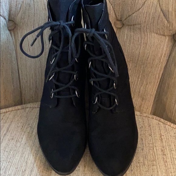 Vintage Charles Jourdan 4” wedges - Picture 4 of 10